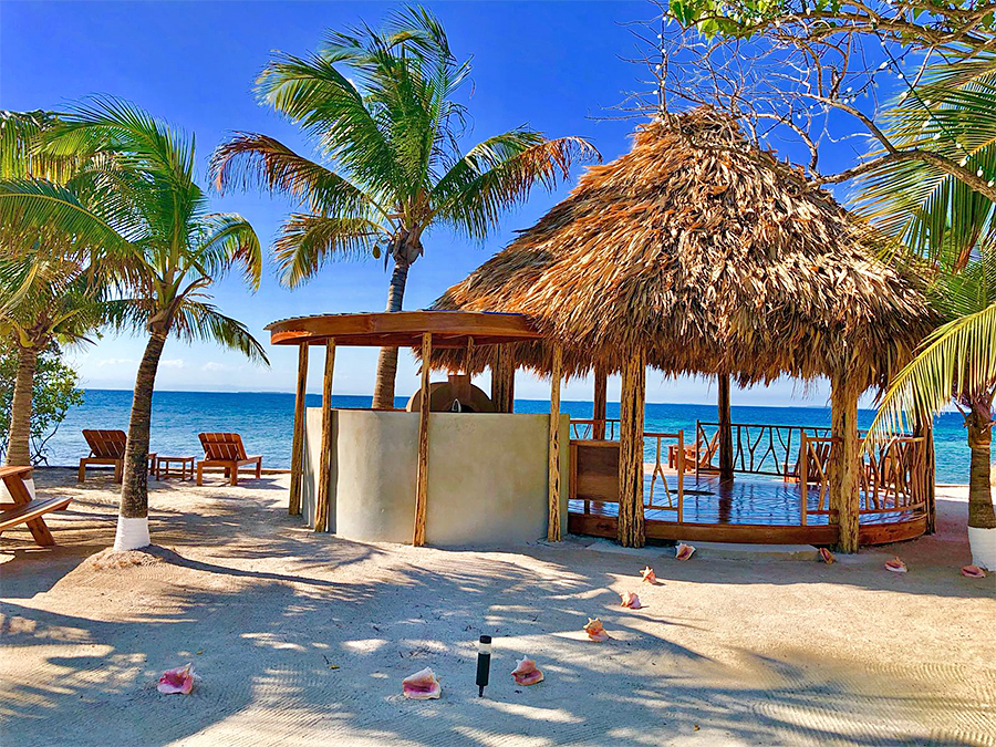 The island at Tarpon Caye Lodge