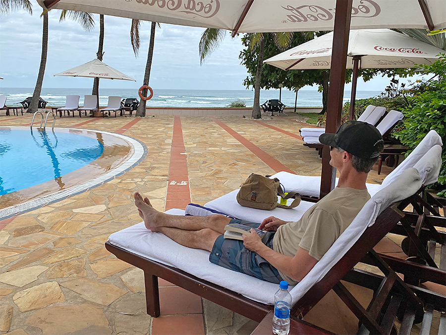 Sea Cliff Hotel - Poolside