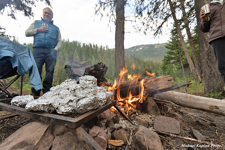 Cooking breakfast on the campfire