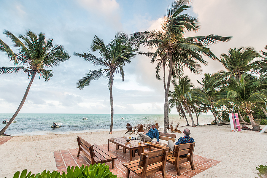 Bair's Lodge view of the ocean with palm trees