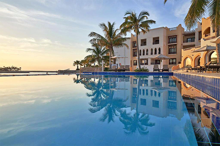 The swimming pool at Juweira Hotel